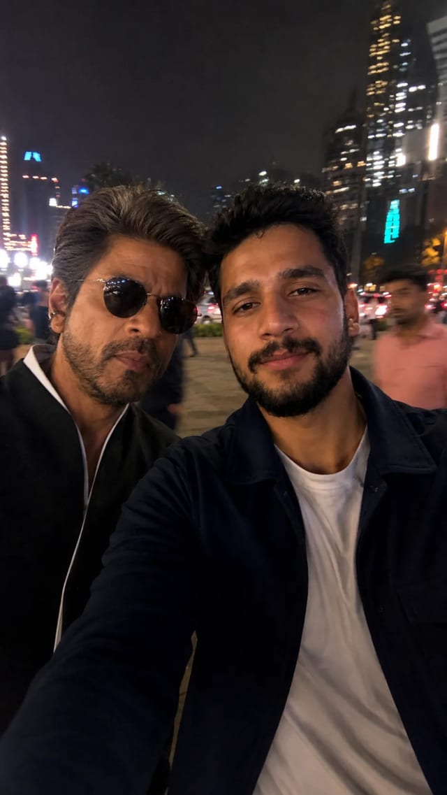 City night selfie with any celebrity
