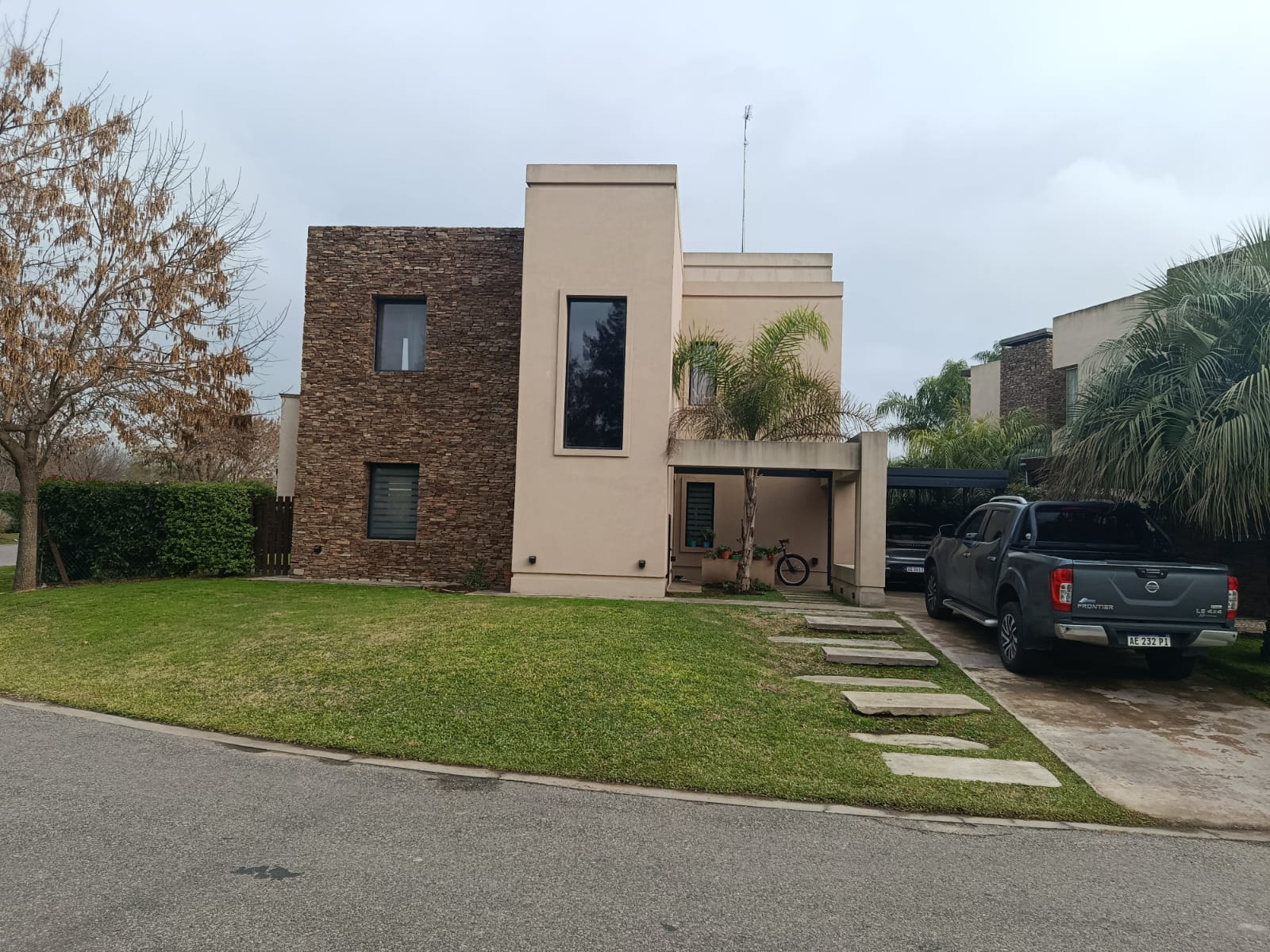 VENTA CASA BARRIO LOS ROBLES (LA CAÑADA)