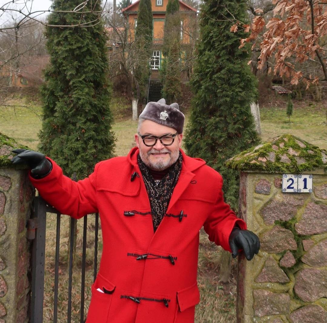 Забудьте о халатах: Александр Васильев рассказал, как связаны семейной счастье и элегантная домашняя одежда