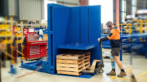 An adjustable pallet inverter design highlighting its versatile clamping mechanism