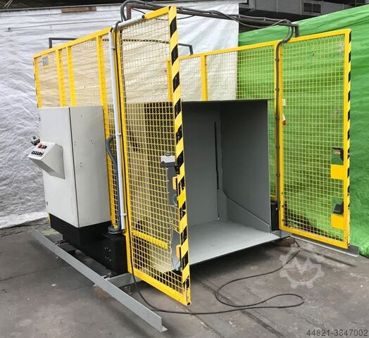 A modern pallet inverter in a clean warehouse, highlighting innovations in pallet inverter techniques