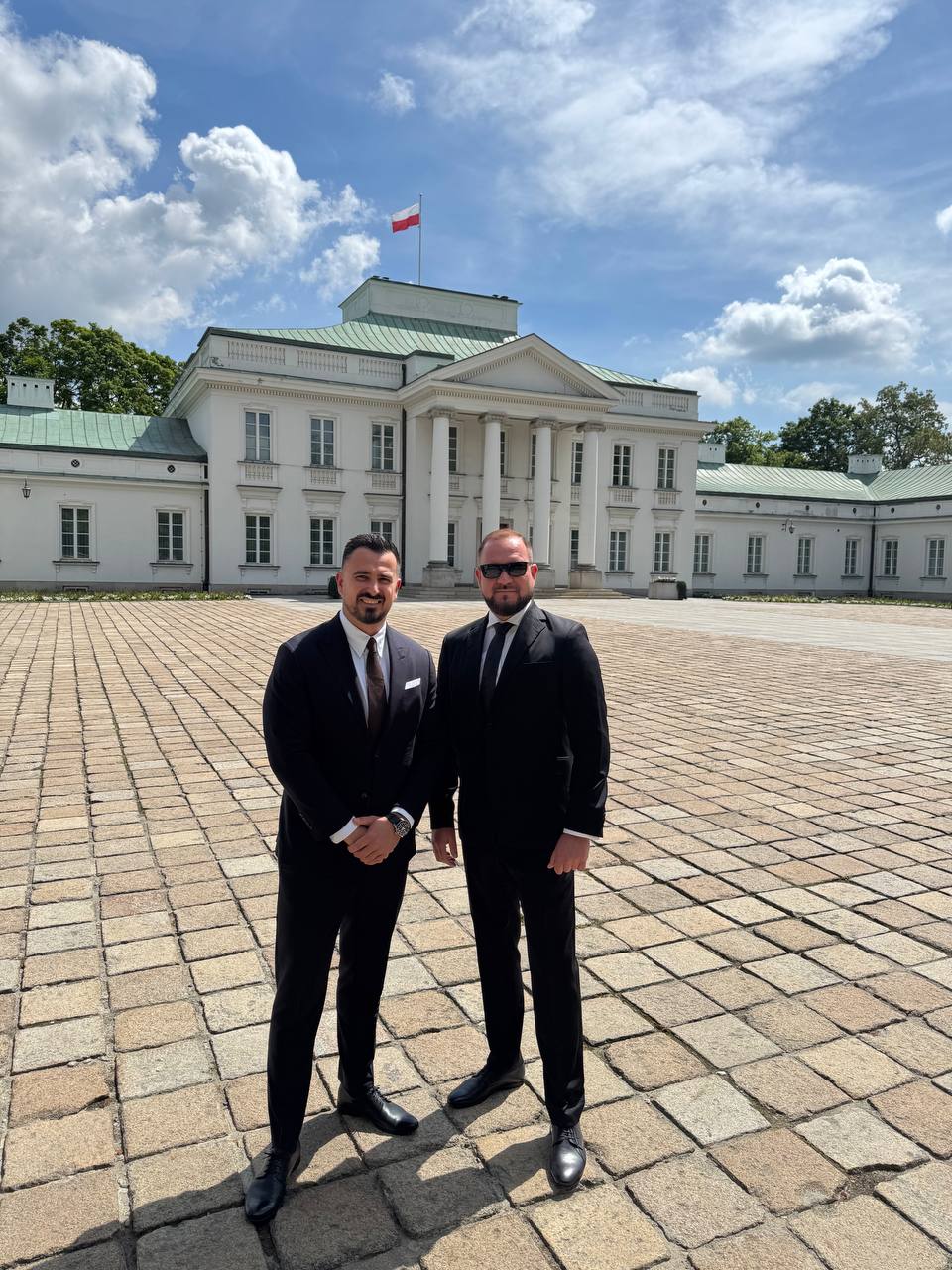 Kancelaria Mikulewicz Ostaszewski z Godłem Teraz Polska!