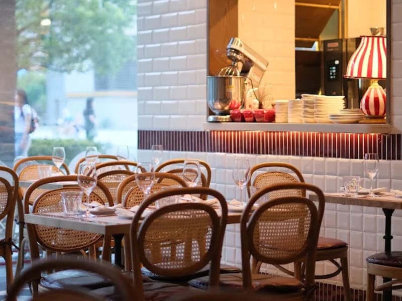 Environment and atmosphere at Bistrot's Suzette - French Bistro at Cullinan Sky Mall - Environment - dining in Hong Kong