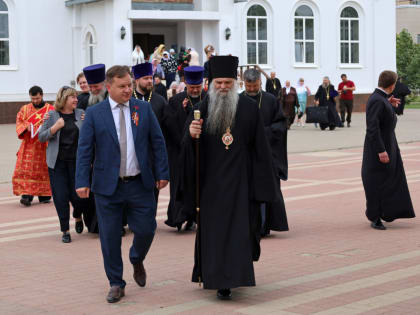 Епископ Валуйский и Алексеевский Савва принял участие в Пасхальном фестивале в МБОУ «ООШ №5» города Алексеевка