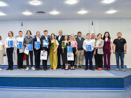 В Белгороде наградили победителей первого этапа Всероссийской олимпиады школьников «Россети»