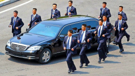 Is it true that Putin has 50,000 bodyguards? Who really protects world leaders?