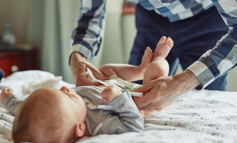 Être vigilant(e) aux diarrhées de bébé