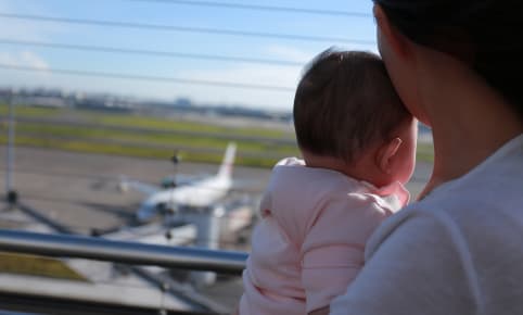 Pouvez-vous prendre l’avion avec un bébé ?