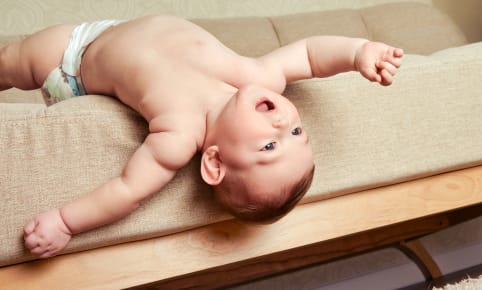 Développement de bébé : faut-il que bébé prenne des risques ?