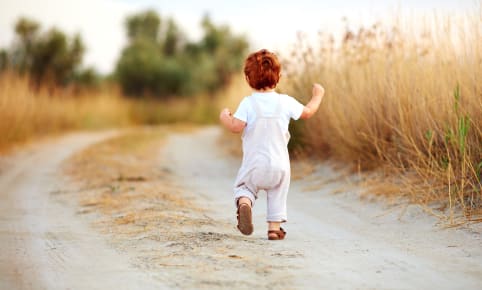 L'importance de la motricité libre chez l'enfant : quand commencer ?