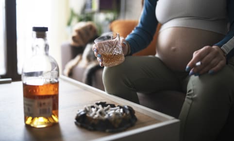 Alcool, tabac, drogue : enceinte, renoncez-y !