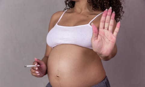 Grossesse : comment arrêter de fumer quand on est enceinte ?