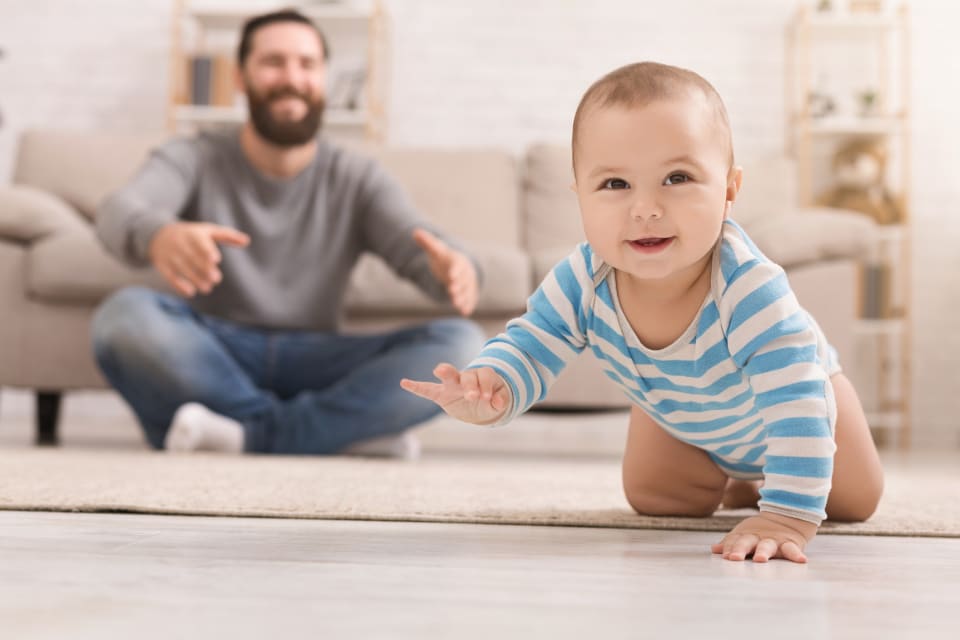 Dij uitlijning Mexico De ontwikkeling van je baby als hij 8 maanden oud is - Babyboom