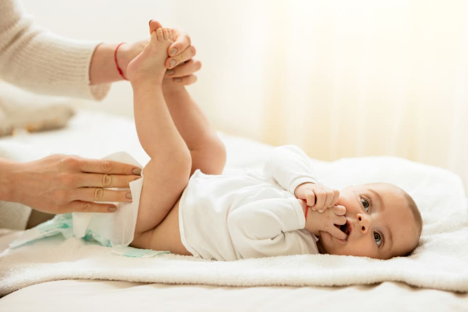 Etapes pour changer la couche de bébé - Babyboom