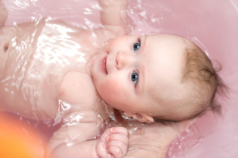 La Securite Pendant Le Bain Babyboom La Securite Pendant Le Bain Babyboom