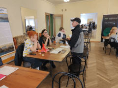 Более 300 вакансий предложили жителям Дзержинского на ярмарке вакансий