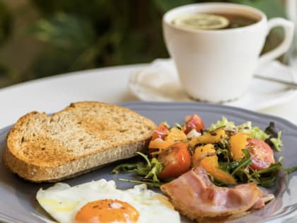 Разные завтраки для мужчин и женщин: ученые раскрывают секреты метаболизма