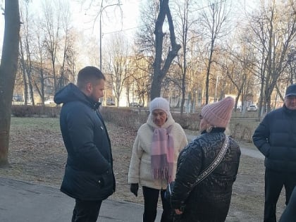 Визит представителей власти в микрорайон Лопатинский