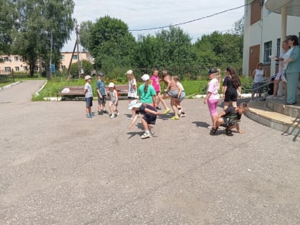 Для зарайских школьников была проведена игровая программа, приуроченная к Дню семьи, любви и верности.