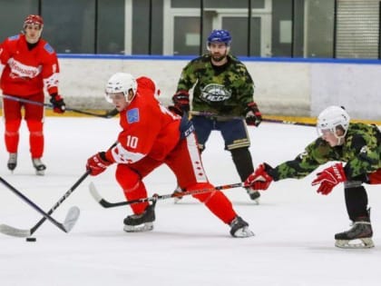 Чемпионат по хоккею среди любительских команд проходит в Подольске