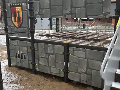 В квартале Маяковского за день навели порядок в «замке»