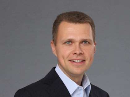 Депутат Государственной Думы Никита Чаплин поздравляет с Международным женским днём