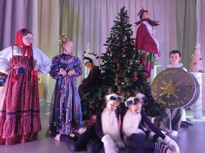 Воскресенским школьникам показали новогодний спектакль
