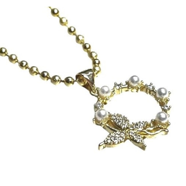 Cadena con dije redondo de mariposa con perlas - Creaciones Vinanti