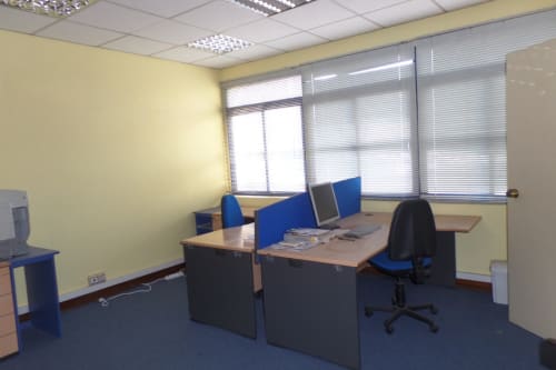 Oficina en alquiler muy bien comunicada, junto al hospital de San Eloy