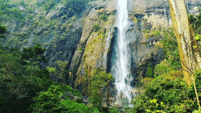 Diyaluma Falls