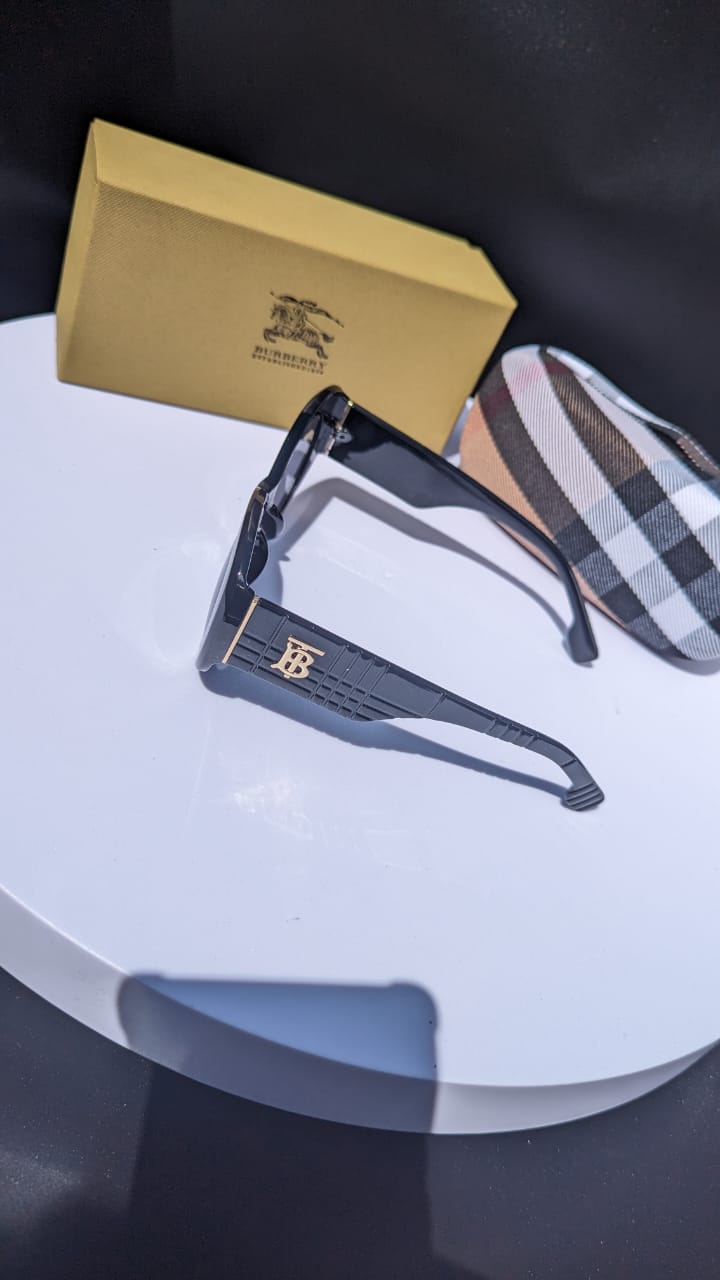 Burberry sunglasses 
