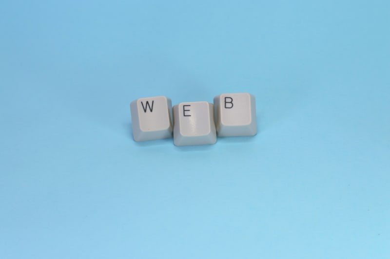 Visual comparison of WebSockets, Long Polling and Regular Polling communication patterns