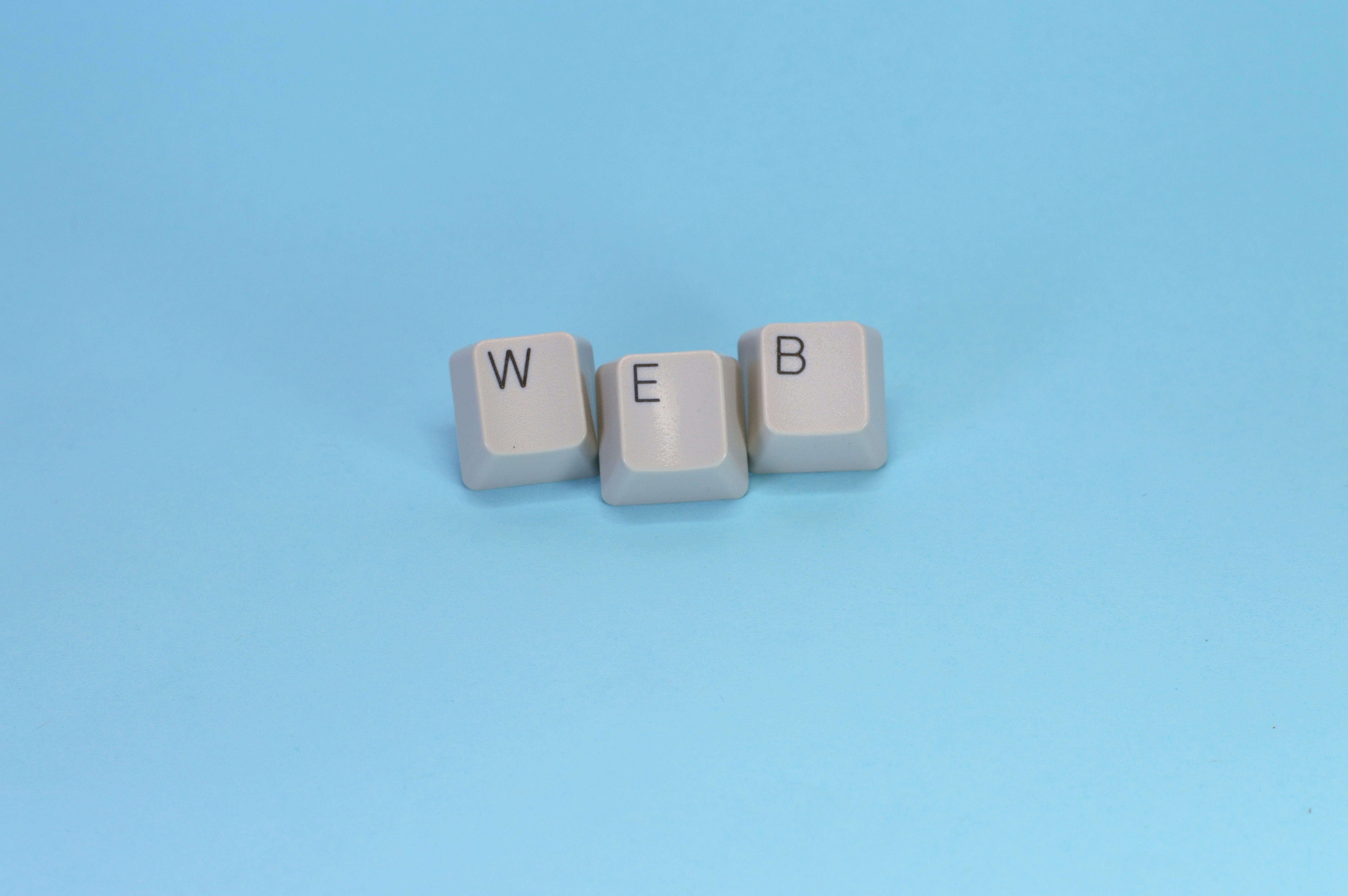 Visual comparison of WebSockets, Long Polling and Regular Polling communication patterns