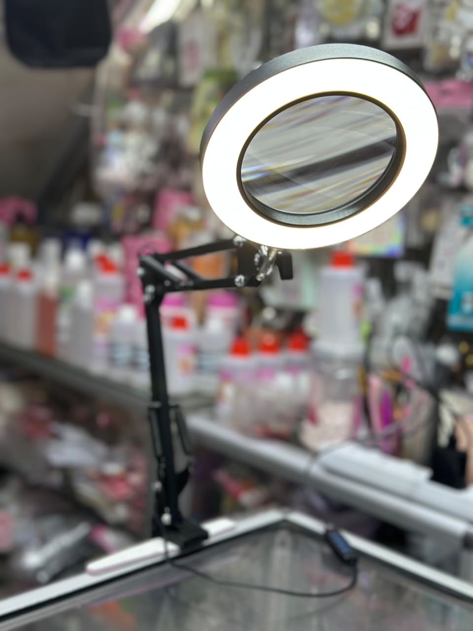 lashtech light with magnifying glass