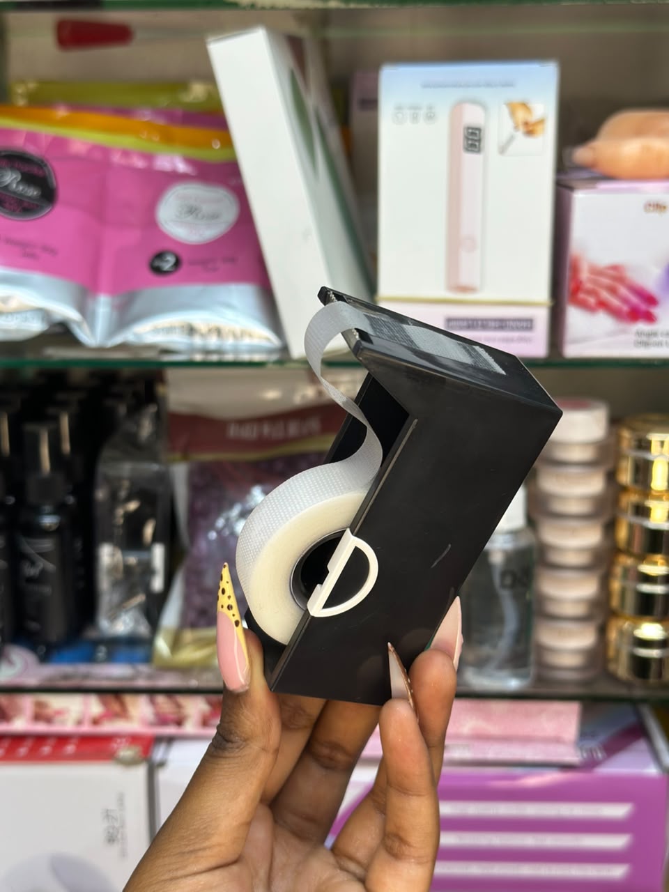 LASH TAPE CUTTER BLACK
