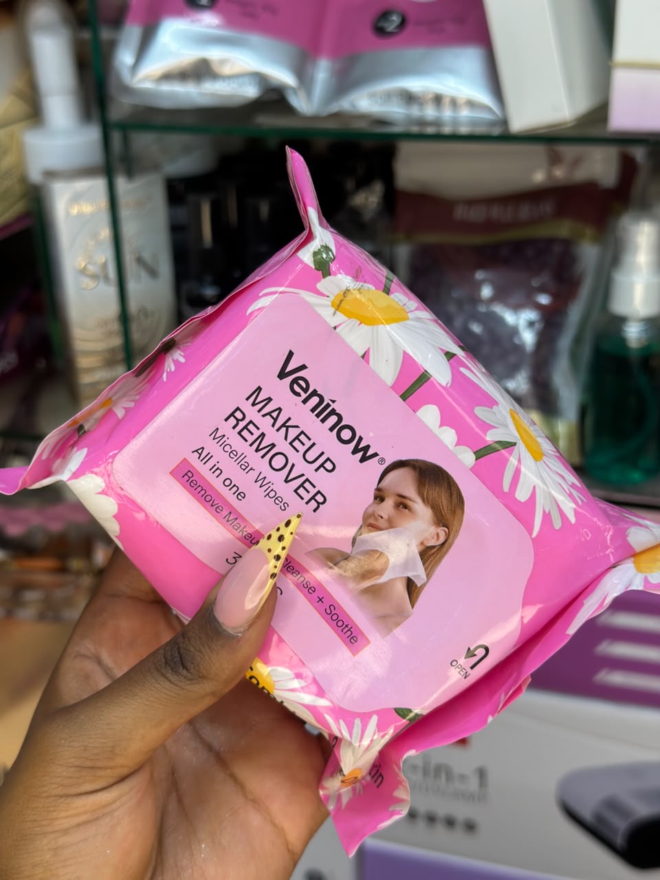 MAKE UP REMOVER WIPES WITH MICELLAR WATER