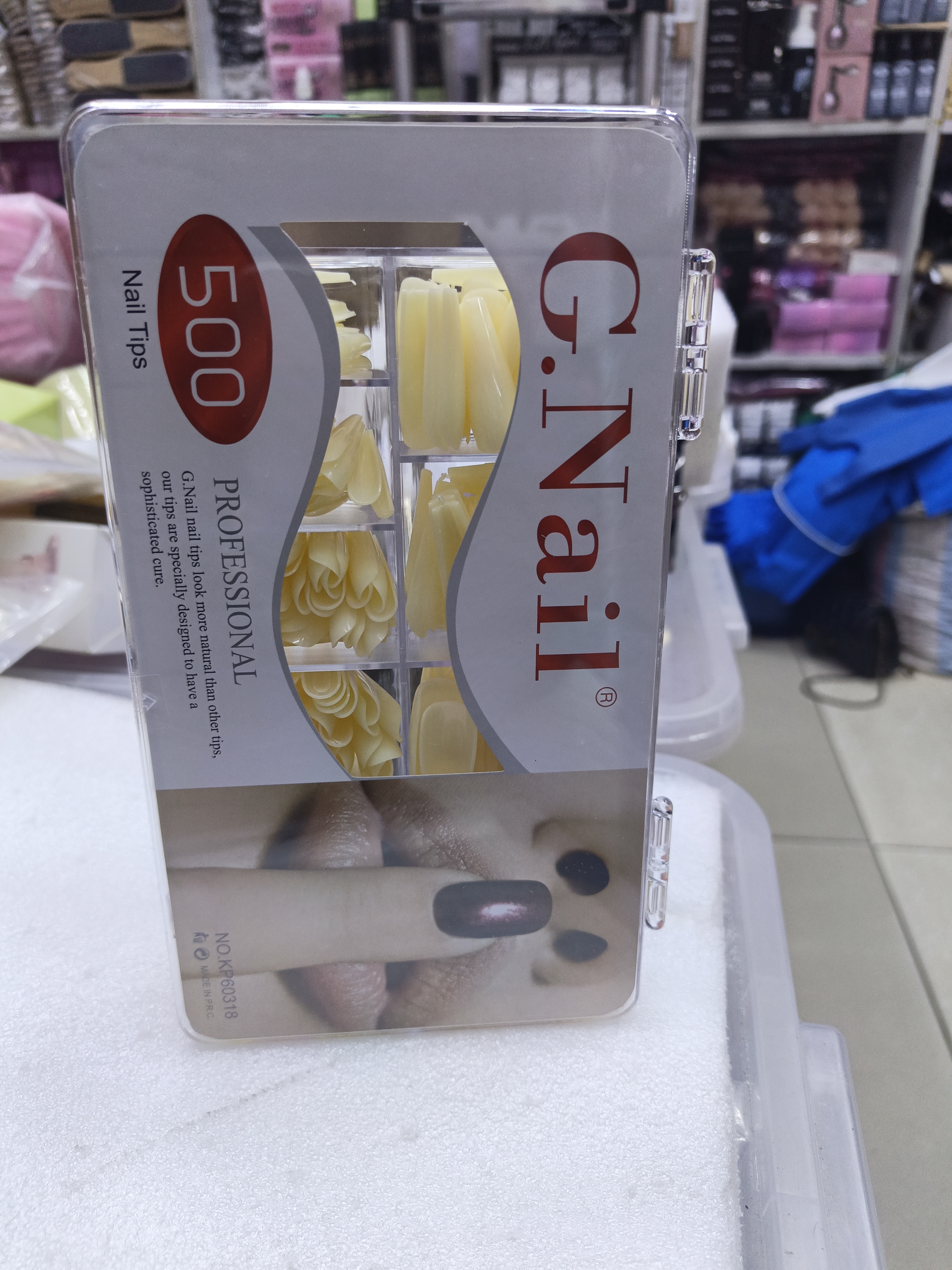 G NAILS IN BOX