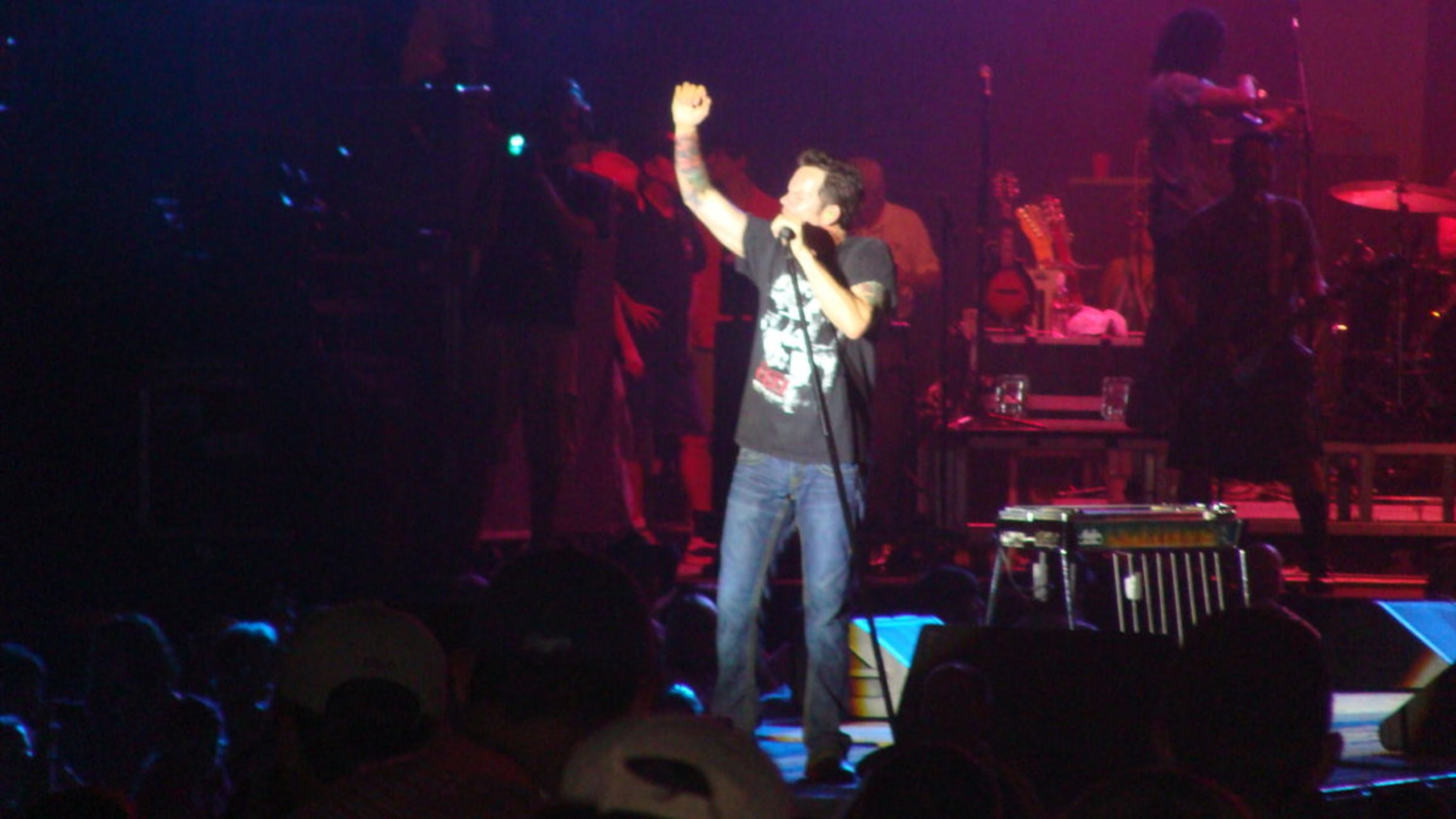 Gary Allan At John T Floore Country Store Apr 27 2019