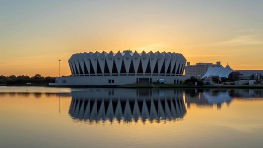Grateful Dead Revives ‘Dark Star’ & ‘Attics Of My Life’ In Hampton On This Date In 1989