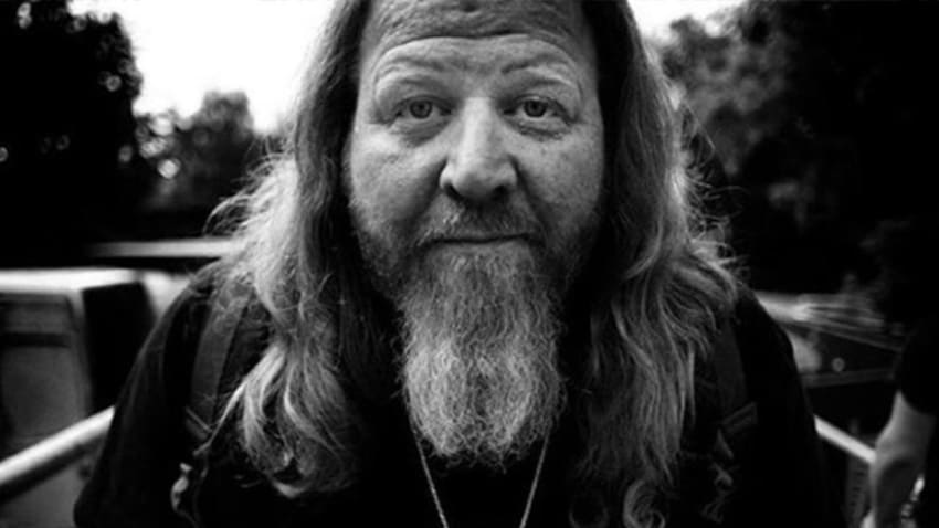 Warren Haynes Pays Tribute To Brian Farmer In Tennessee