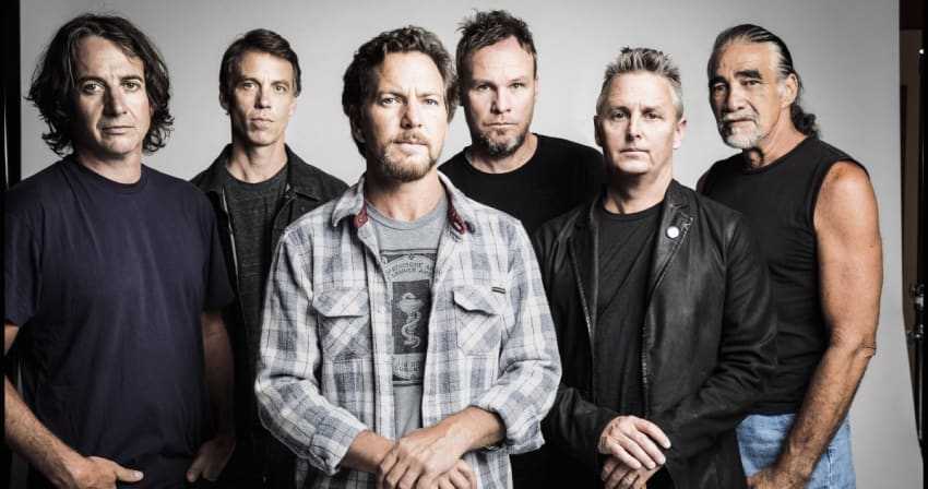 Pearl Jam Press Image Crop Clinch