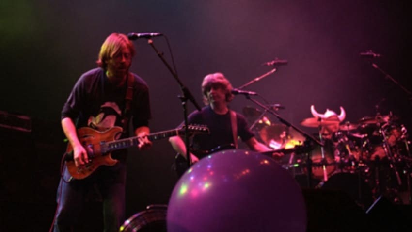 Phish Performs Pink Floyd's 'The Dark Side Of The Moon' On Fall Tour 1998