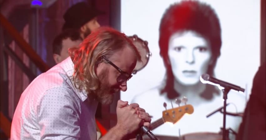 EL VY Bowie Colbert Screengrab