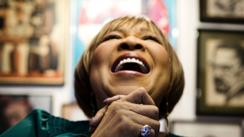 Mavis Staples Honors Prince & Covers ‘Purple Rain’ At Coachella