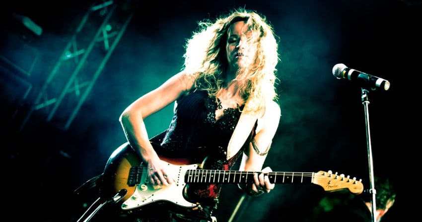 Ana Popovic Marco Van Rooijen Press Crop