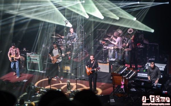 Throwback Thursday | Jimmy Chamberlin Guests With Umphreys