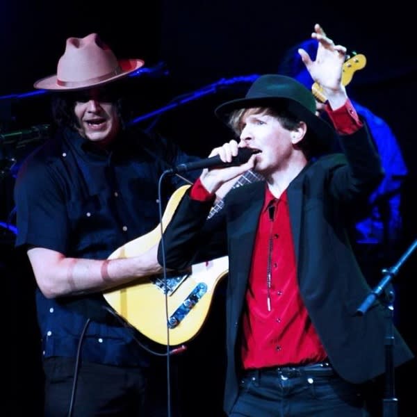 Jack White Guests With Beck In Providence