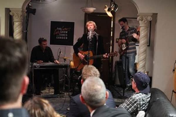 DVR Rewind | Beck Plays Living Room Of Strangers House