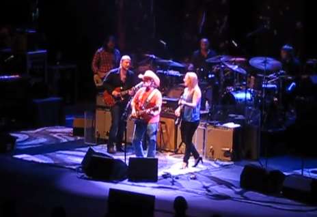 Dickey Betts Sits In With Tedeschi Trucks Band At Beacon
