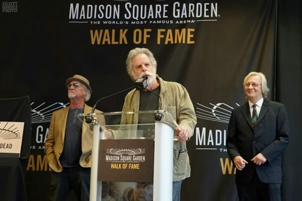 Grateful Dead Inducted Into MSG Walk Of Fame